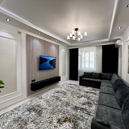 New Apartment Near The Savitsky Museum And Central Bazaar ヌクス エクステリア 写真
