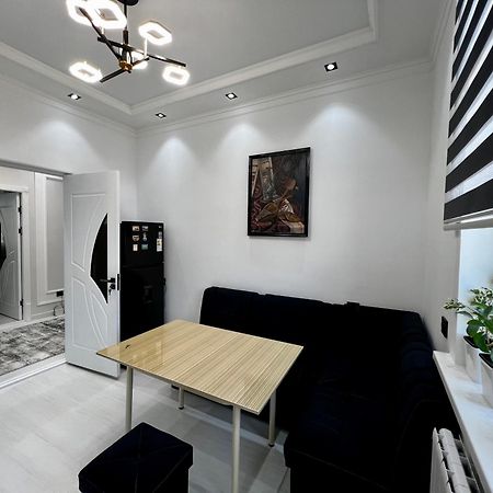 New Apartment Near The Savitsky Museum And Central Bazaar ヌクス エクステリア 写真