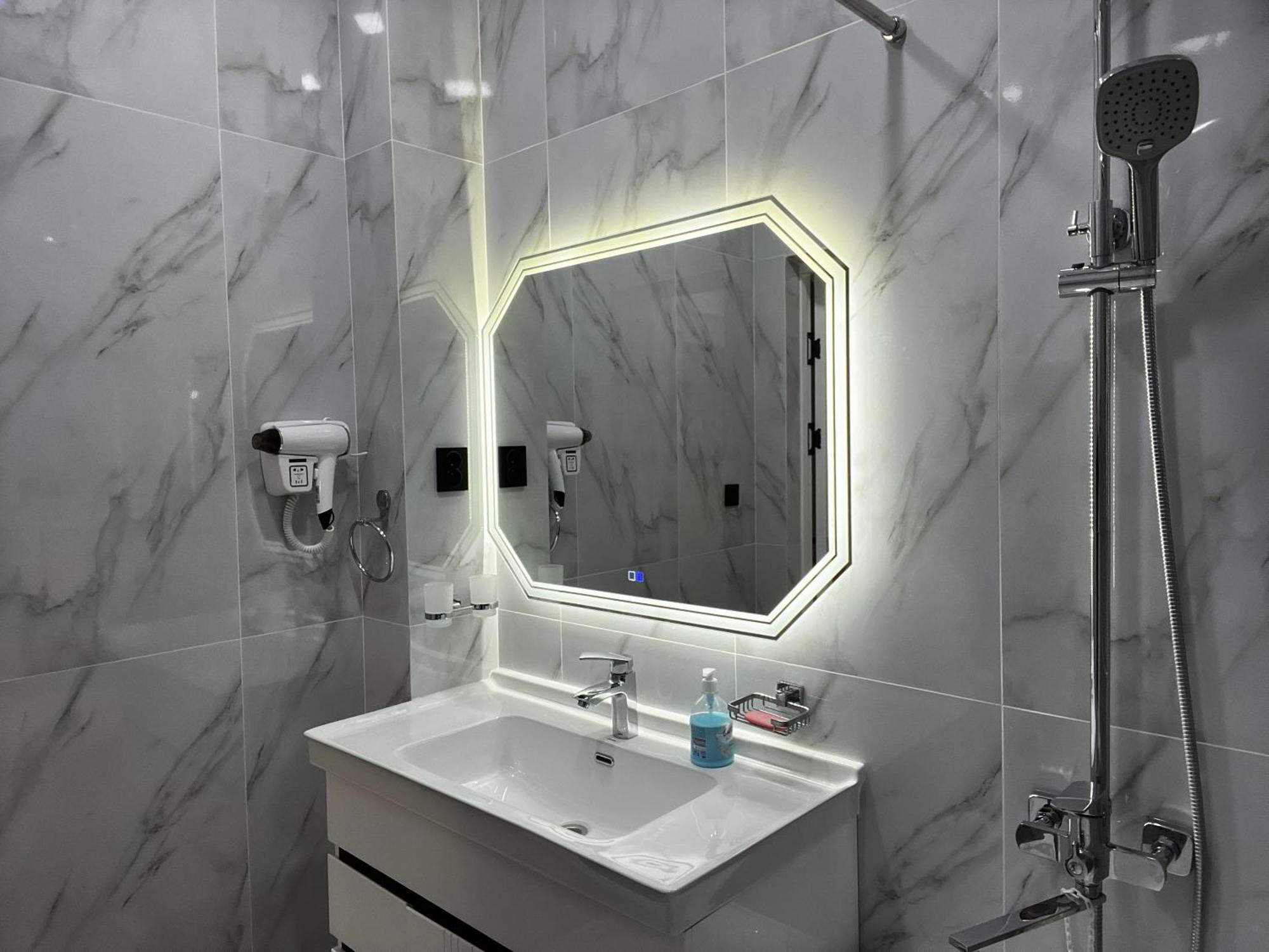 New Apartment Near The Savitsky Museum And Central Bazaar ヌクス エクステリア 写真